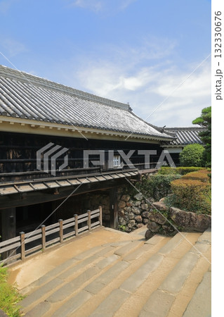 南海の名城高知城の廊下門の佇まい 132330676