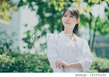 女性医師のポートレート 132331232