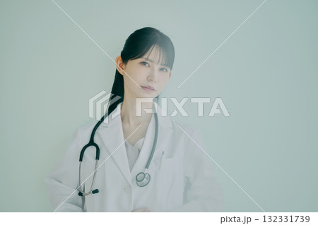 女性医師のポートレート 女性医師のポートレート 132331739