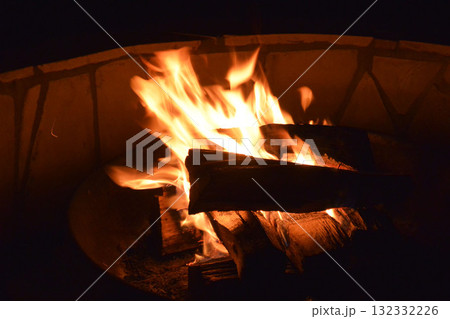 焚き火の炎 焚き火の炎 132332226