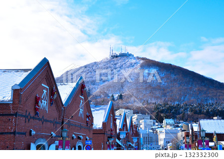 冬 函館 赤レンガ倉庫群 函館山 冬 函館 赤レンガ倉庫群 函館山 132332300