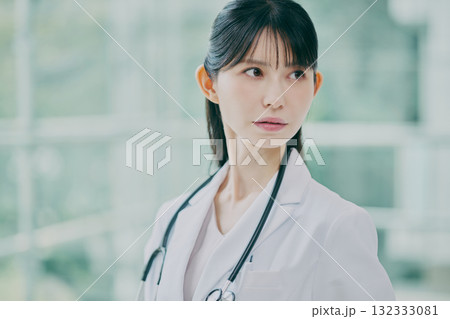 女性医師のポートレート 女性医師のポートレート 132333081