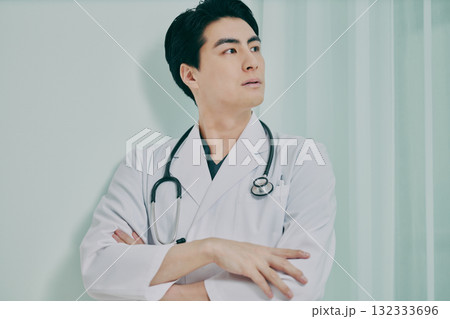 男性医師のポートレート 132333696
