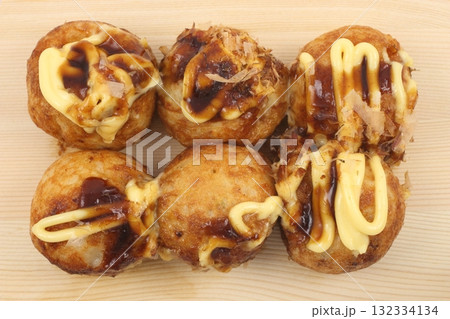 湯気立つような温かさを感じる日本のたこ焼き 132334134