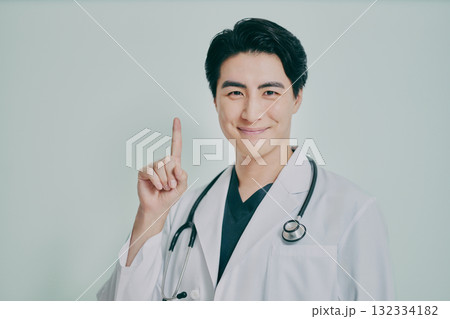 男性医師のポートレート 132334182