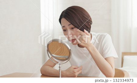 美容 肌年齢 健康イメージ  132334973