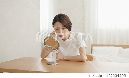 美容 肌年齢 健康イメージ  132334996