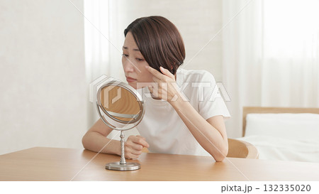 美容 肌年齢 健康イメージ  美容 肌年齢 健康イメージ  132335020