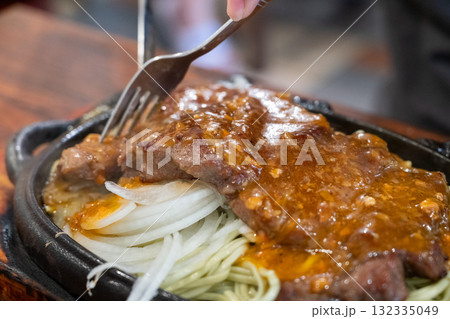 ステーキ ステーキ肉 牛ステーキ 132335049