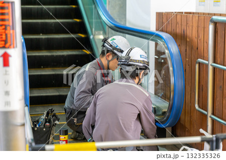 エスカレーター保守点検 エスカレーター保守点検 132335326