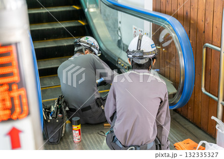 エスカレーター保守点検 132335327