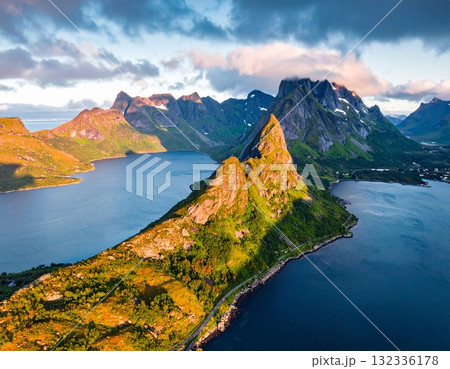 フィヨルドの風景 132336178