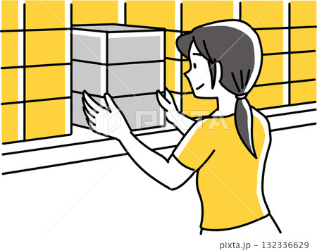 箱を引き出す女性 箱を引き出す女性 132336629