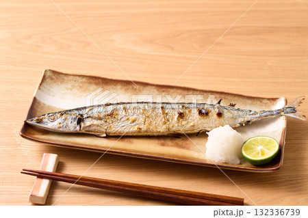 秋刀魚の塩焼き 132336739
