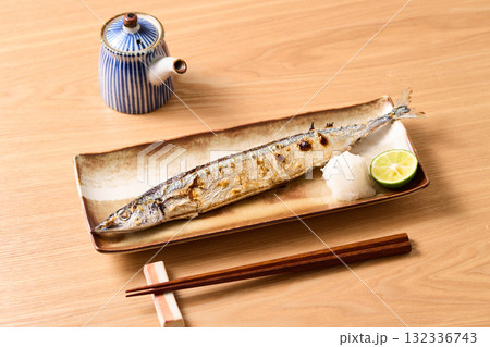 秋刀魚の塩焼き 132336743