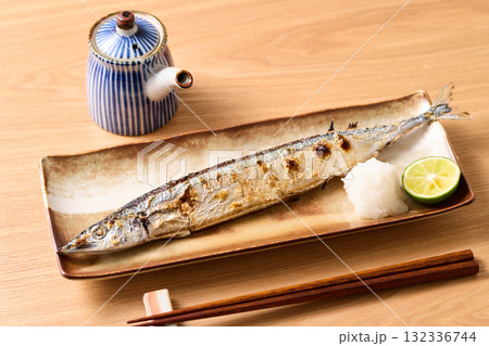 秋刀魚の塩焼き 秋刀魚の塩焼き 132336744