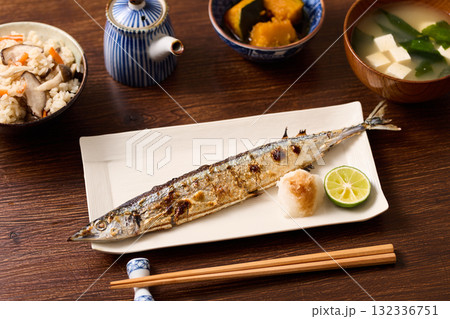 秋刀魚の塩焼き 秋刀魚の塩焼き 132336751
