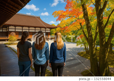 仁和寺　白書院と南庭　紅葉 132338044