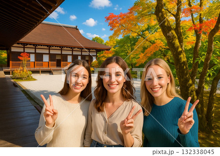 仁和寺　白書院と南庭　紅葉 132338045
