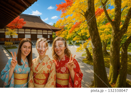 仁和寺　白書院と南庭　紅葉 132338047