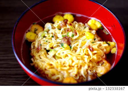 おいしいインスタントラーメン 132338167