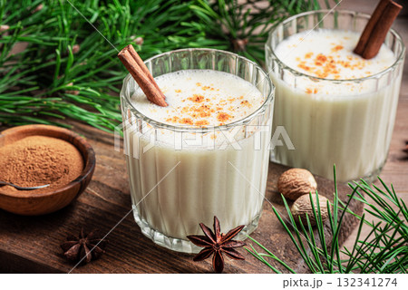 Eggnog Christmas cocktail drink 132341274