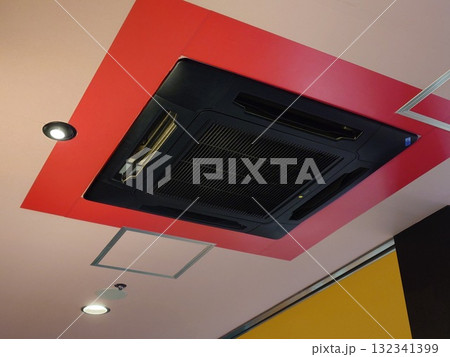 黒色の業務用エアコン 132341399