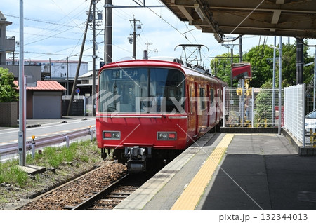 開明駅（尾西線）を通過中の電車 132344013