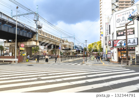 横浜市の都市風景　伊勢佐木長者町駅 132344791