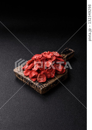 Dried sublimated slices of strawberry as an ingredient for sweet desserts. Dried strawberry Dried sublimated slices of strawberry as an ingredient for sweet desserts. Dried strawberry 132349298