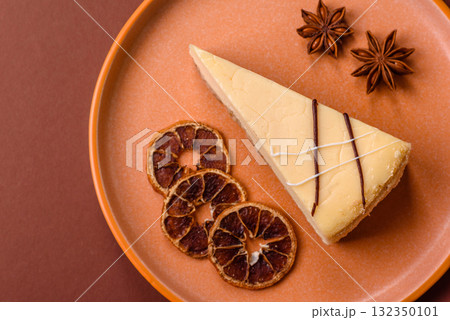 A piece of sweet New York cheesecake, dessert, cheese and vanilla pie. Classic cheesecake 132350101
