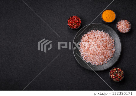 Salt pink Himalayan large crystals as food, for baths or aromatherapy. Pink salt 132350171