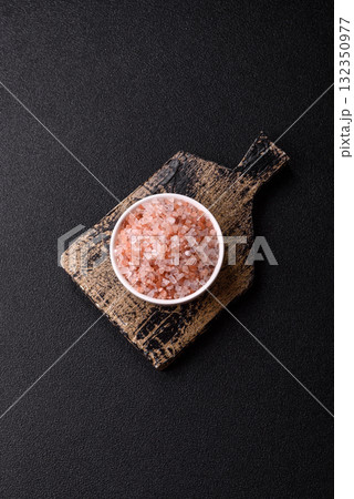 Salt pink Himalayan large crystals as food, for baths or aromatherapy. Pink salt Salt pink Himalayan large crystals as food, for baths or aromatherapy. Pink salt 132350977