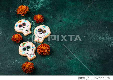 Mexican Halloween Dia de los Muertos 132353820