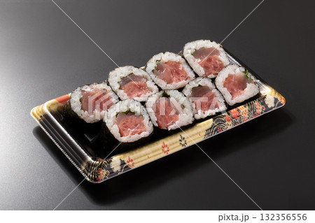 マグロ中巻き 132356556