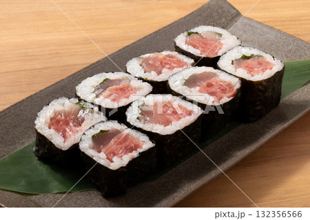 マグロ中巻き 132356566