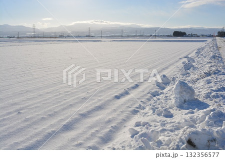 雪国の田園風景 山形県庄内 雪国の田園風景 山形県庄内 132356577