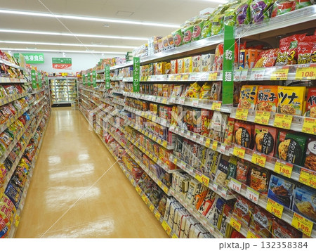ドラッグストア店内13 ドラッグストア店内13 132358384