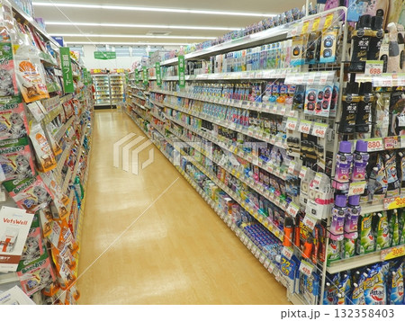 ドラッグストア店内09 132358403