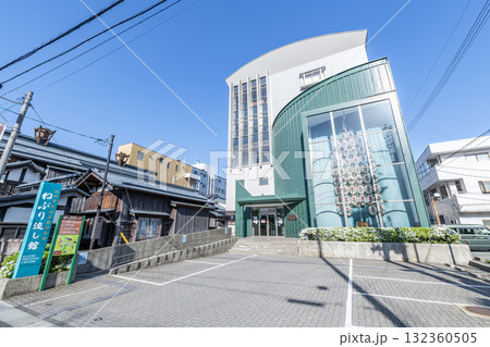 秋田県秋田市 晴天の秋田市民俗芸能伝承館(ねぶり流し館) 秋田県秋田市 晴天の秋田市民俗芸能伝承館(ねぶり流し館) 132360505