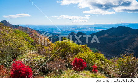 秋の榛名山：榛名富士から高崎方面の眺め 132361336