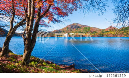 榛名山・榛名湖・掃部ヶ岳(秋) 榛名山・榛名湖・掃部ヶ岳(秋) 132361359