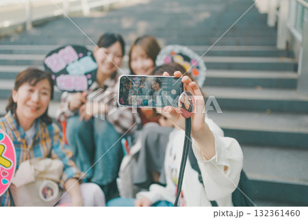 supporting my fave 132361460