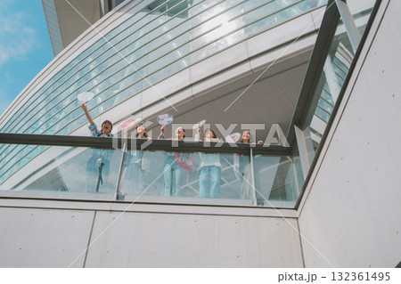 supporting my fave 132361495