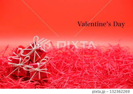 クリスマスのイメージ(赤) クリスマスのイメージ(赤) 132362269