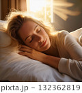 眠る女性 132362819