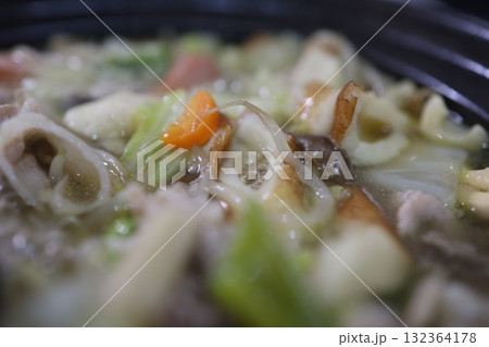 冬のあったか鍋料理 132364178