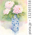手描きした陶器の花瓶の水彩画 132365558