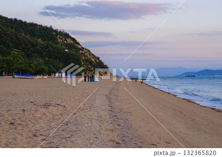 [渋川海岸]美しい夕日が印象的な海岸の風景 132365820