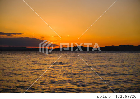 [渋川海岸]美しい夕日が印象的な海岸の風景 132365826